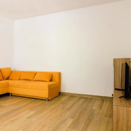 Mit Privatpool Fuer 7 Personen Ca 120 Qm In Medulin, Istrien Suedkueste Von Istrien Holiday home *