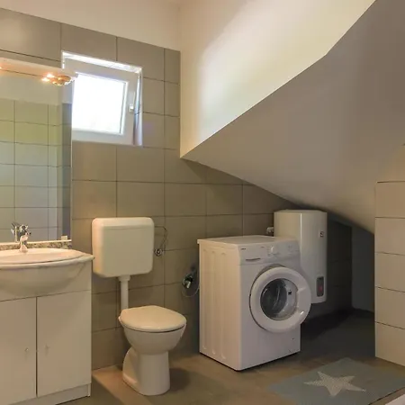 Mit Privatpool Fuer 7 Personen Ca 120 Qm In Medulin, Istrien Suedkueste Von Istrien Holiday home *