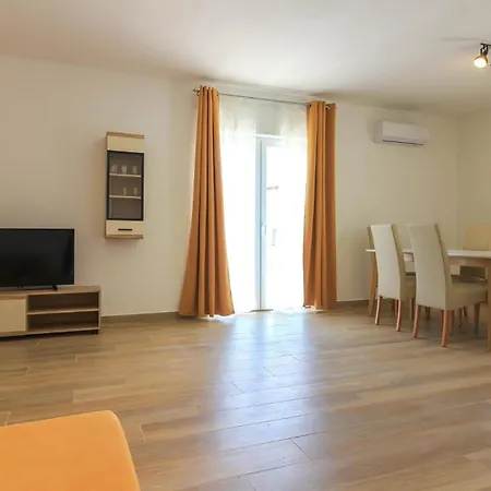 Holiday home Mit Privatpool Fuer 7 Personen Ca 120 Qm In Medulin, Istrien Suedkueste Von Istrien Pula